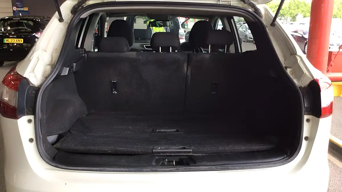 Used 2014 Nissan Qashqai Acenta Premium White - Interior and Exterior details 9