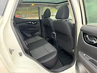 Used 2014 Nissan Qashqai Acenta Premium White - Interior and Exterior details 13