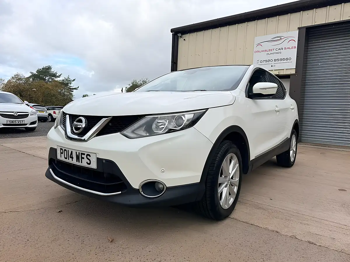 Used 2014 Nissan Qashqai Acenta Premium White - Interior and Exterior details 4