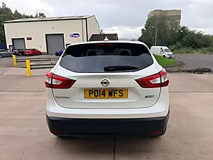 Used 2014 Nissan Qashqai Acenta Premium White - Interior and Exterior details 7