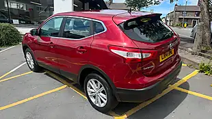 Used 2014 Nissan Qashqai Acenta Red - Interior and Exterior details 13