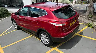 Used 2014 Nissan Qashqai Acenta Red - Interior and Exterior details 14