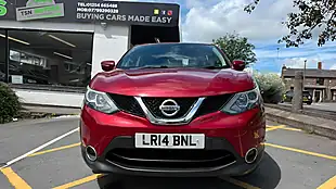 Used 2014 Nissan Qashqai Acenta Red - Interior and Exterior details 8