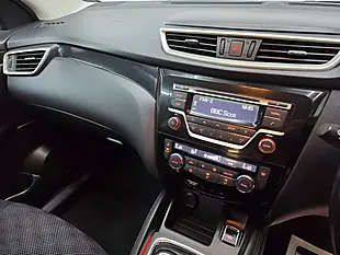 Used 2014 Nissan Qashqai Acenta Smart Vision Pack Beige - Interior and Exterior details 14