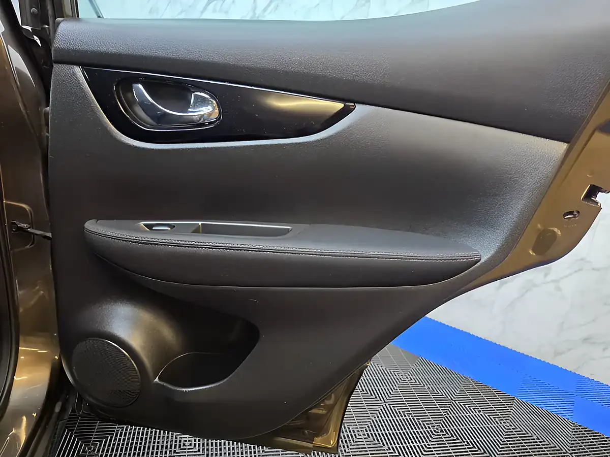 Used 2014 Nissan Qashqai Acenta Smart Vision Pack Beige - Interior and Exterior details 19