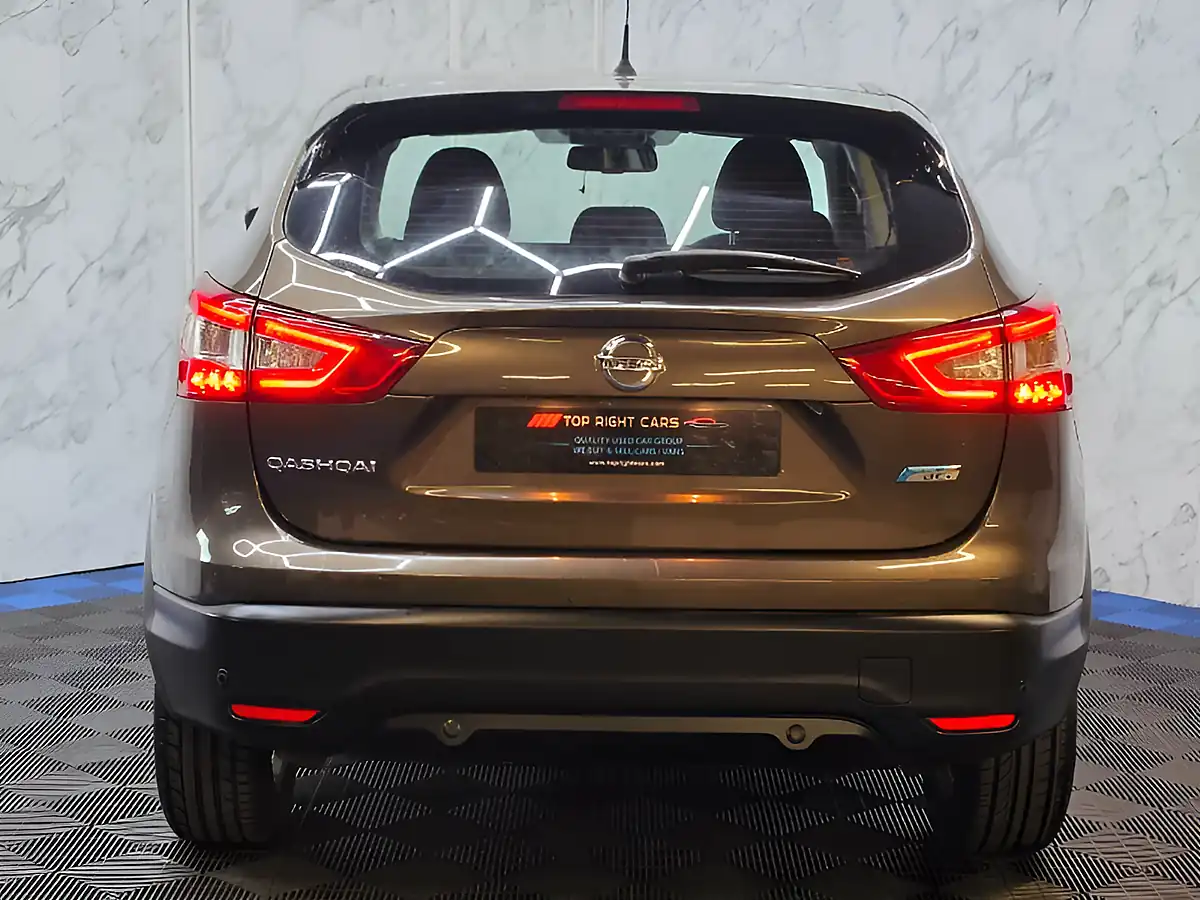 Used 2014 Nissan Qashqai Acenta Smart Vision Pack Beige - Interior and Exterior details 6