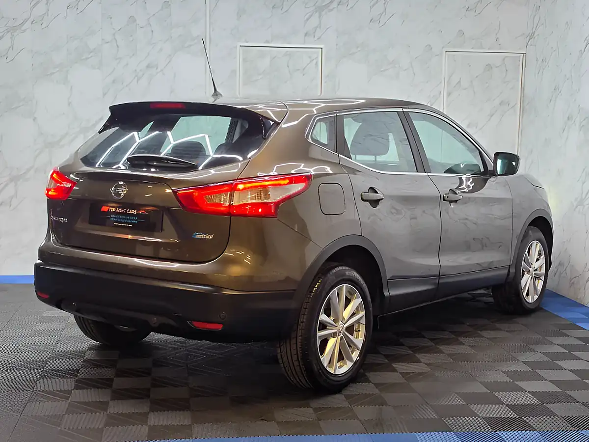 Used 2014 Nissan Qashqai Acenta Smart Vision Pack Beige - Interior and Exterior details 7