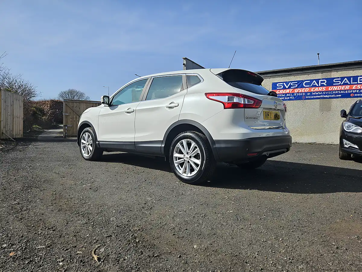 Used 2014 Nissan Qashqai Acenta White - Interior and Exterior details 10