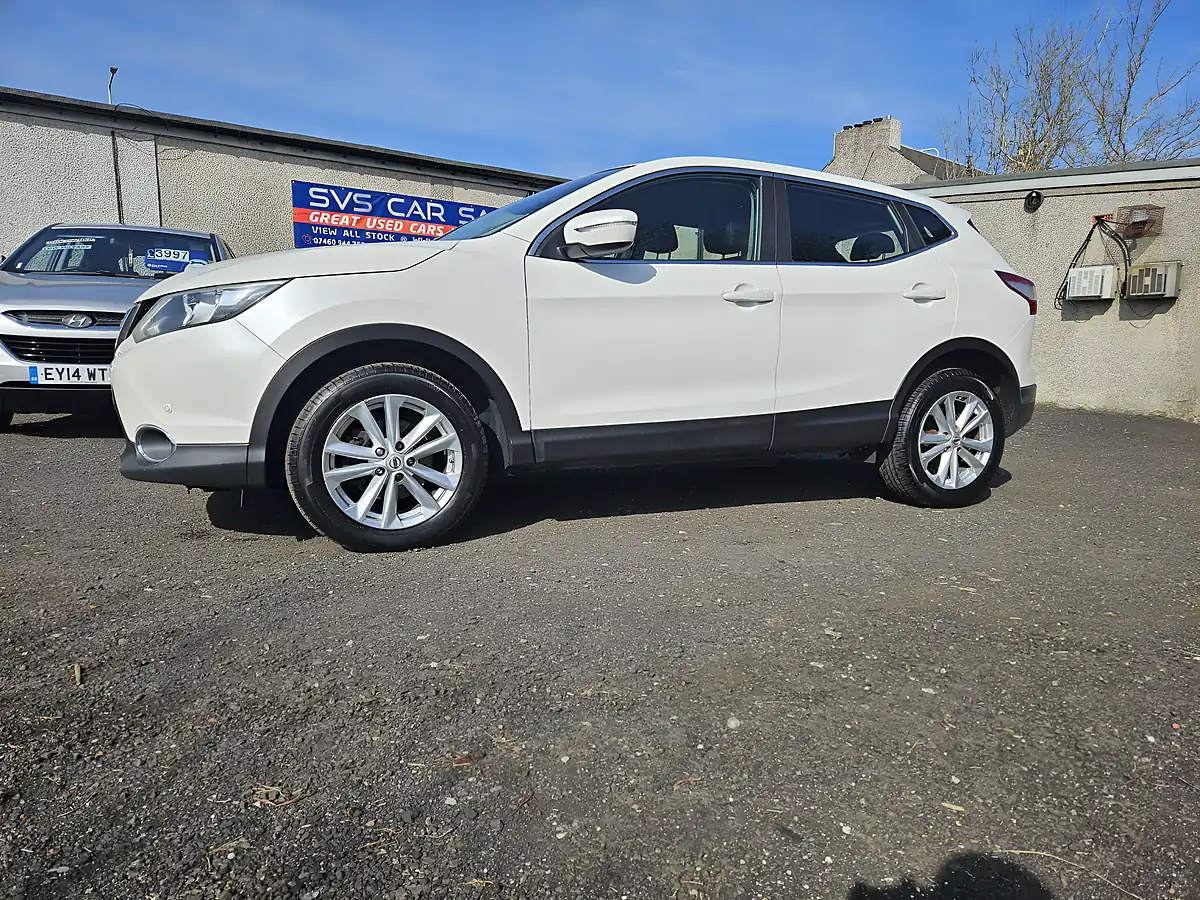 Used 2014 Nissan Qashqai Acenta White - Interior and Exterior details 14