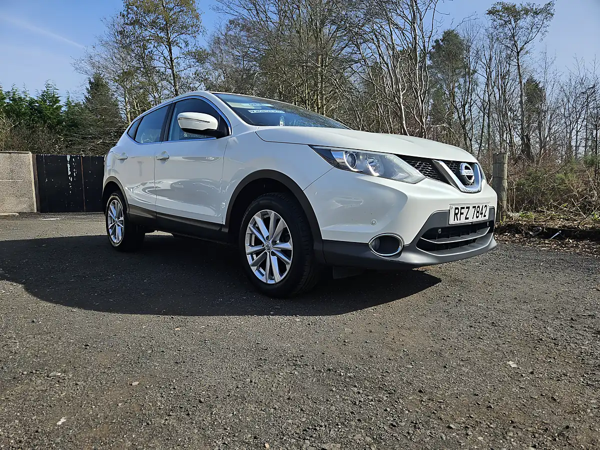 Used 2014 Nissan Qashqai Acenta White - Interior and Exterior details 15