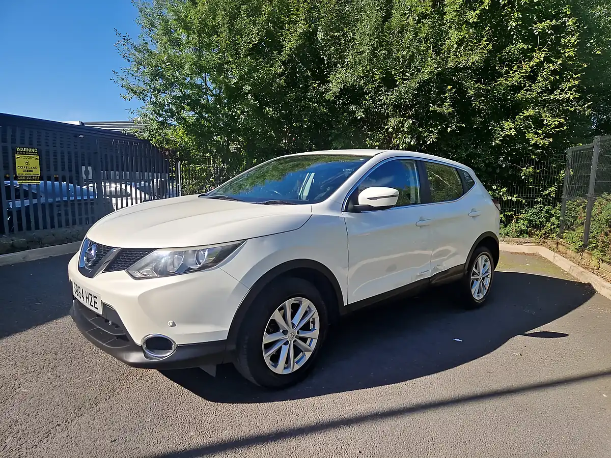 Used 2014 Nissan Qashqai Acenta White - Interior and Exterior details 10