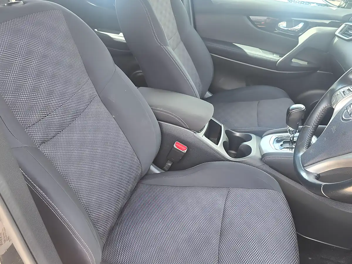 Used 2014 Nissan Qashqai Acenta Xtron Black - Interior and Exterior details 12