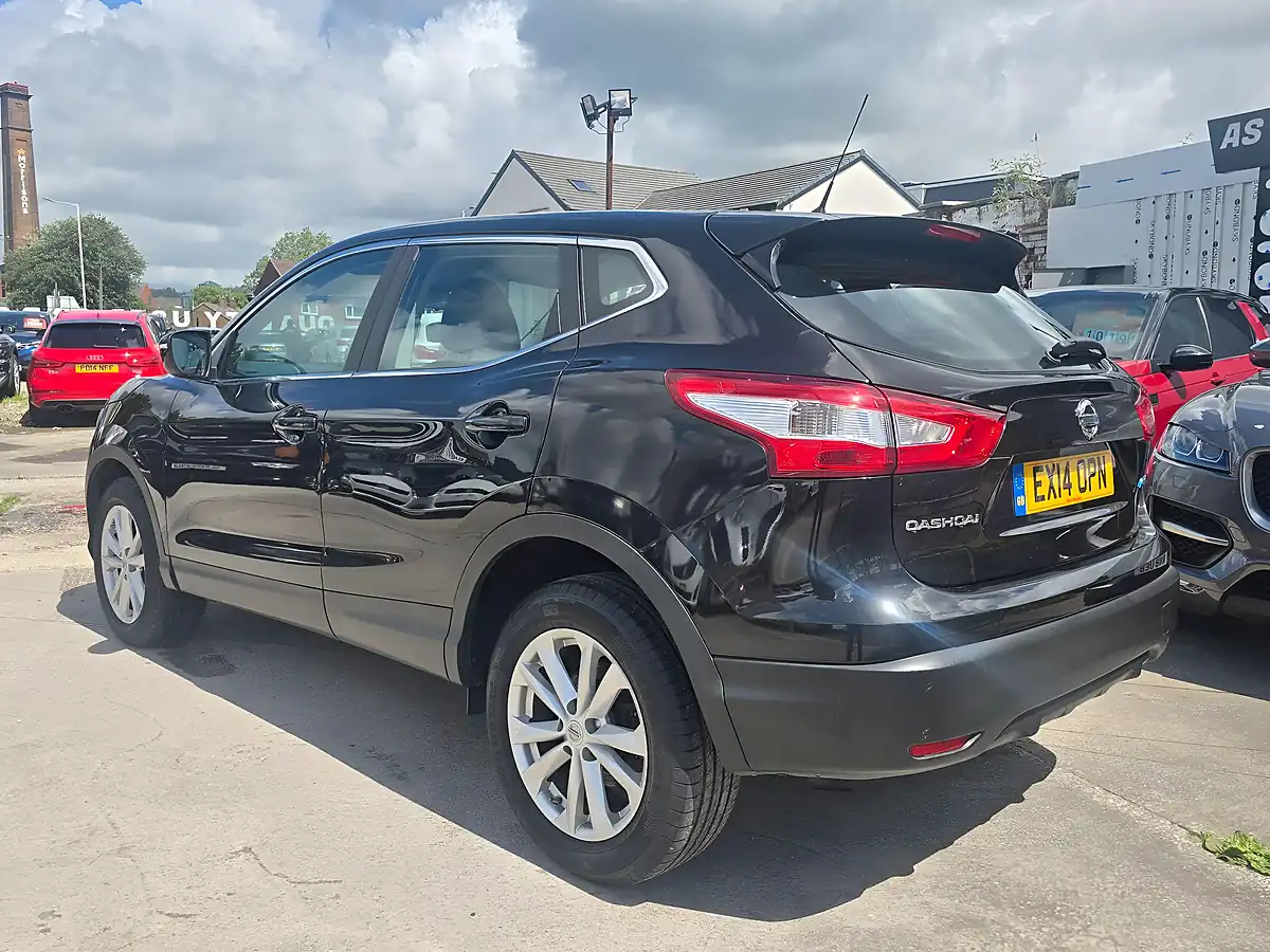 Used 2014 Nissan Qashqai Acenta Xtron Black - Interior and Exterior details 5