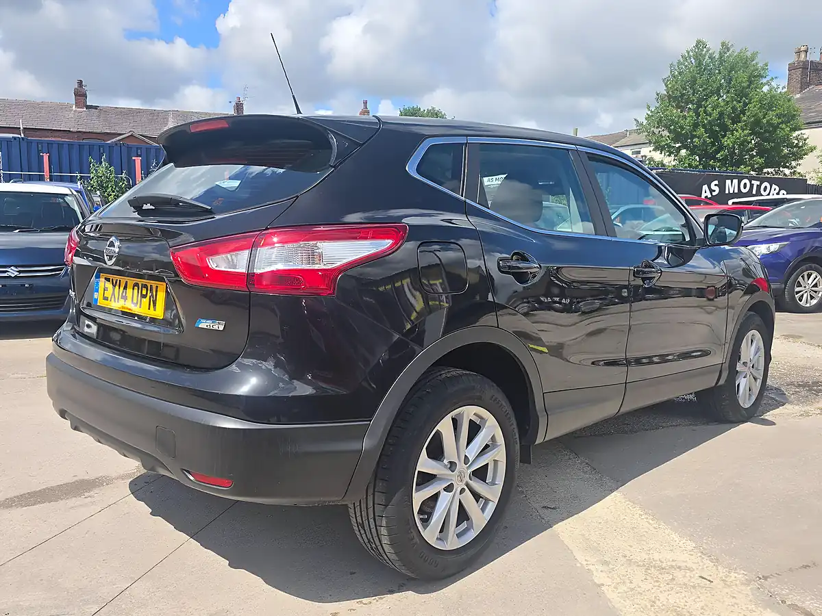 Used 2014 Nissan Qashqai Acenta Xtron Black - Interior and Exterior details 8