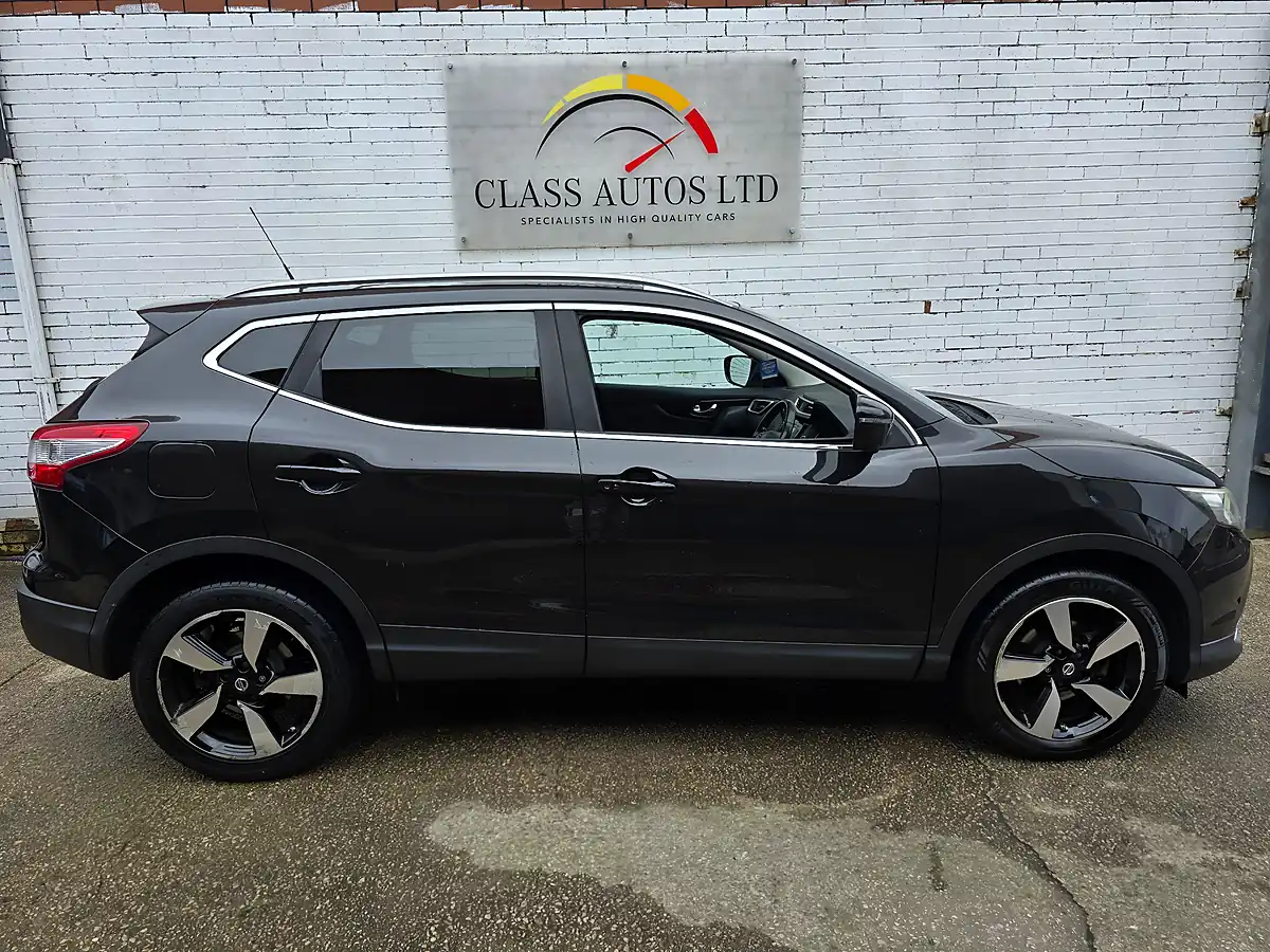 Used 2014 Nissan Qashqai N-Tec+ Black - Interior and Exterior details 10