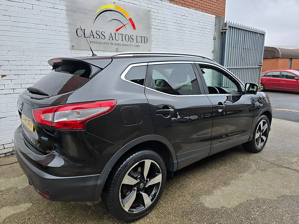 Used 2014 Nissan Qashqai N-Tec+ Black - Interior and Exterior details 11