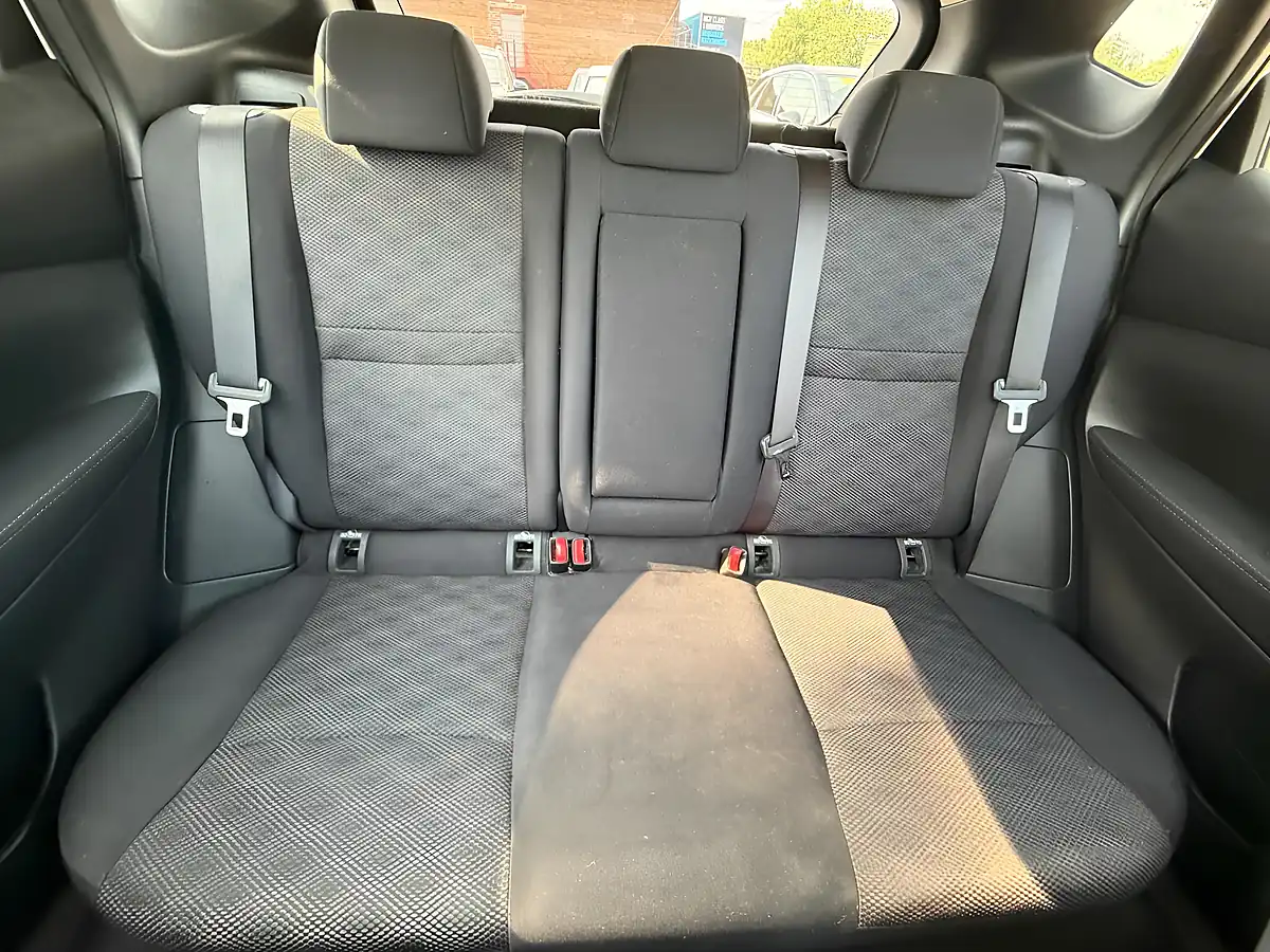 Used 2014 Nissan Qashqai N-Tec+ White - Interior and Exterior details 12