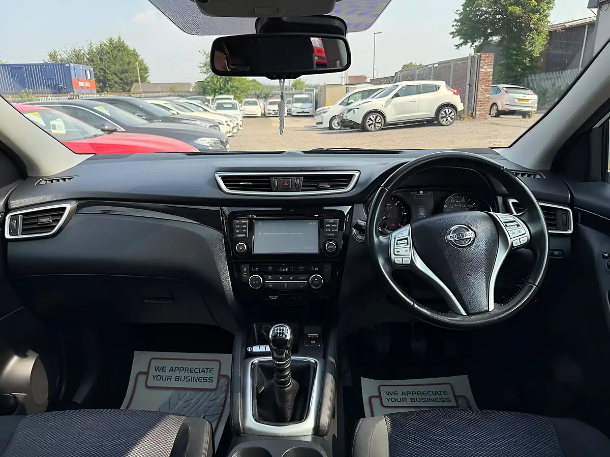 Used 2014 Nissan Qashqai N-Tec+ White - Interior and Exterior details 13
