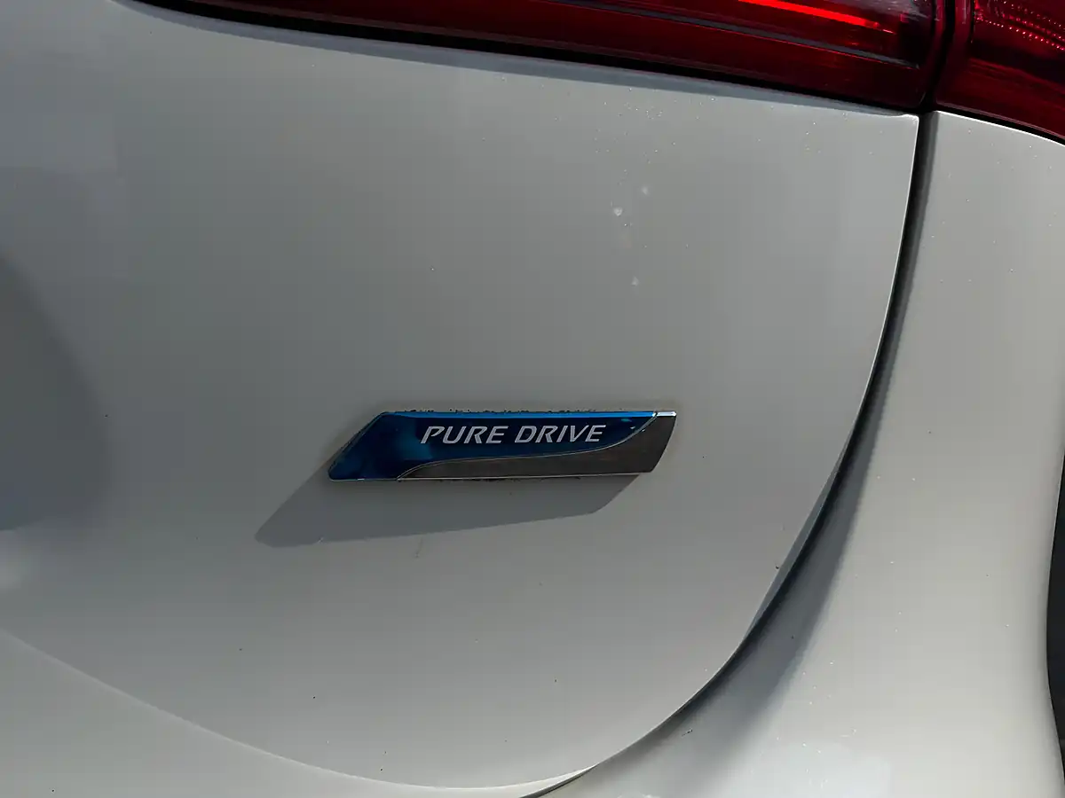 Used 2014 Nissan Qashqai N-Tec+ White - Interior and Exterior details 19
