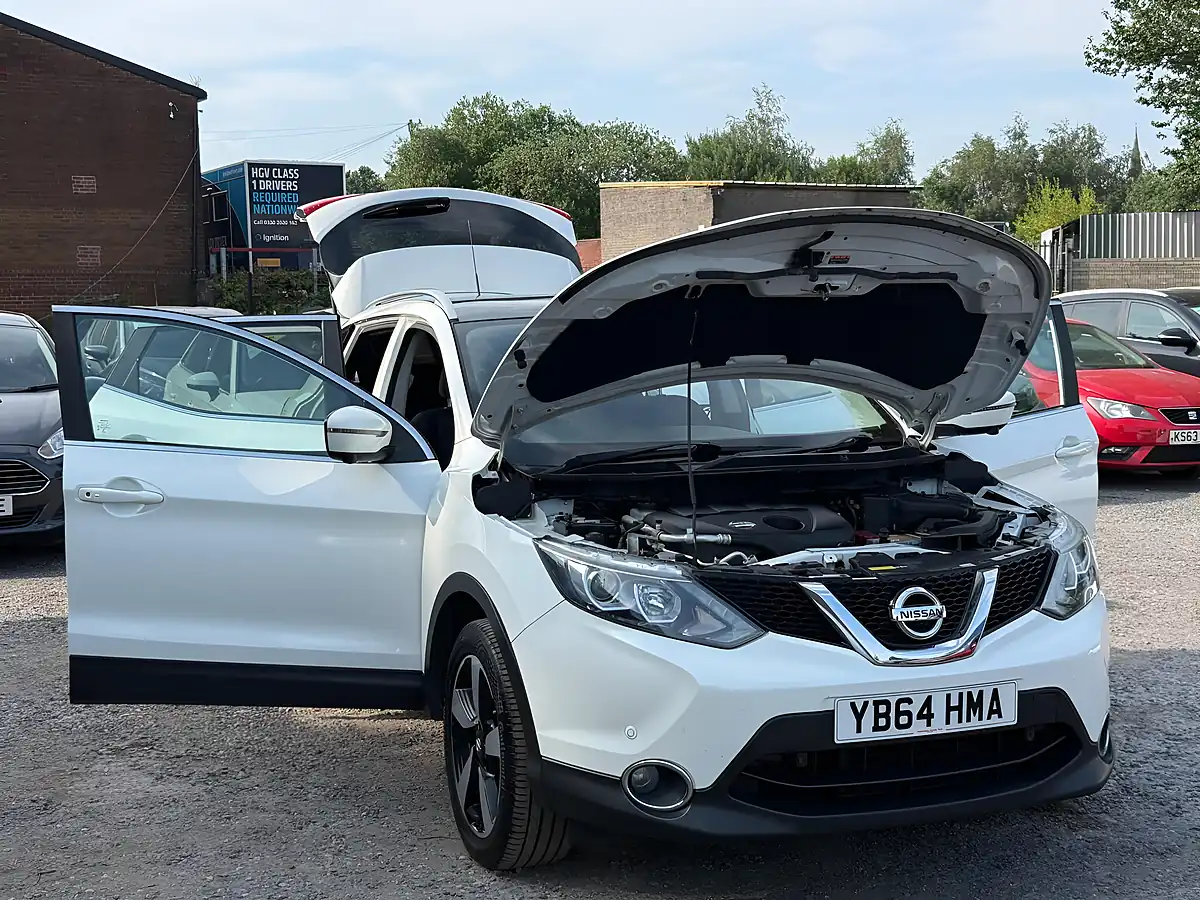 Used 2014 Nissan Qashqai N-Tec+ White - Interior and Exterior details 20