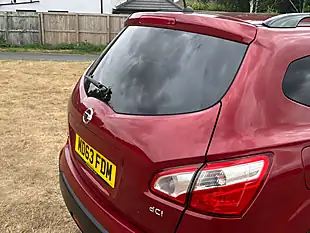 Used 2014 Nissan Qashqai Qashqai+2 Red - Interior and Exterior details 11