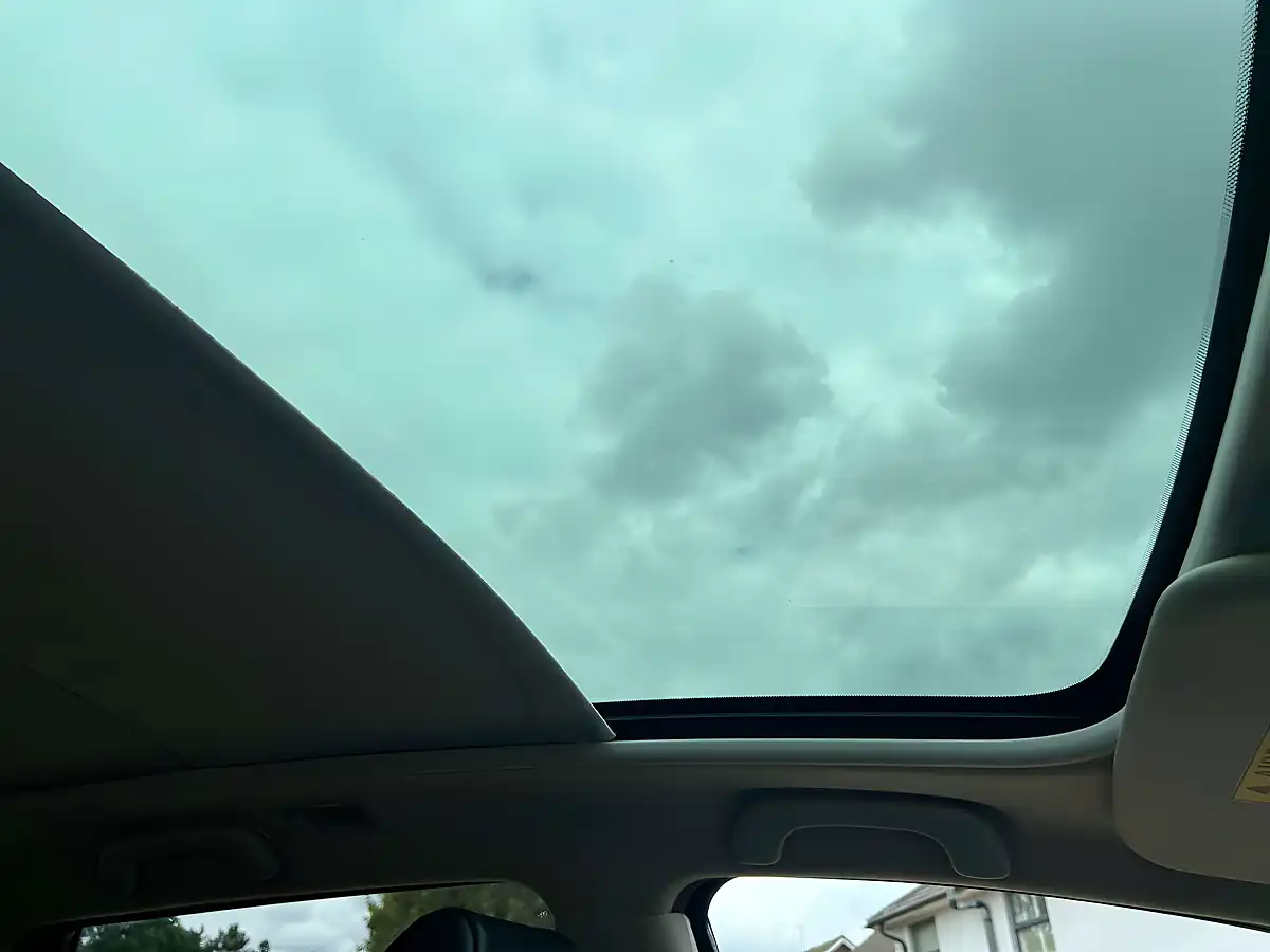 Used 2014 Nissan Qashqai Qashqai+2 Red - Interior and Exterior details 15