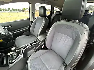 Used 2014 Nissan Qashqai Qashqai+2 Red - Interior and Exterior details 19