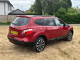 Used 2014 Nissan Qashqai Qashqai+2 Red - Interior and Exterior details 5