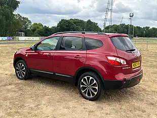 Used 2014 Nissan Qashqai Qashqai+2 Red - Interior and Exterior details 7