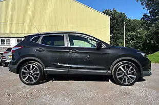 Used 2014 Nissan Qashqai Tekna Black - Interior and Exterior details 5