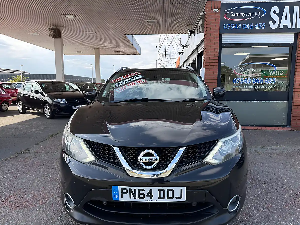 Used 2014 Nissan Qashqai Tekna Black - Interior and Exterior details 3