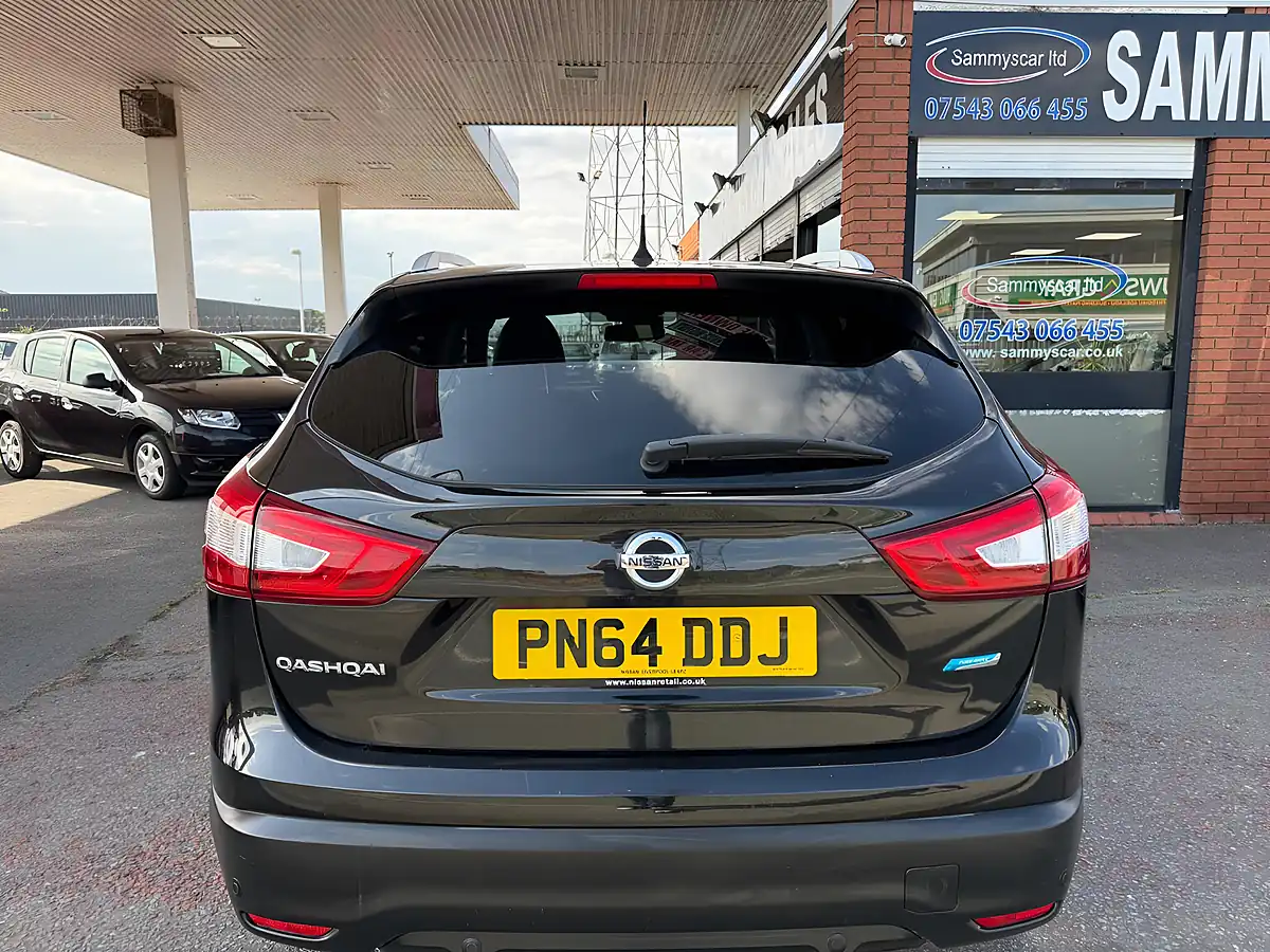 Used 2014 Nissan Qashqai Tekna Black - Interior and Exterior details 4