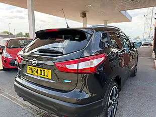 Used 2014 Nissan Qashqai Tekna Black - Interior and Exterior details 6