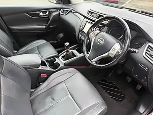Used 2014 Nissan Qashqai Tekna Black - Interior and Exterior details 17