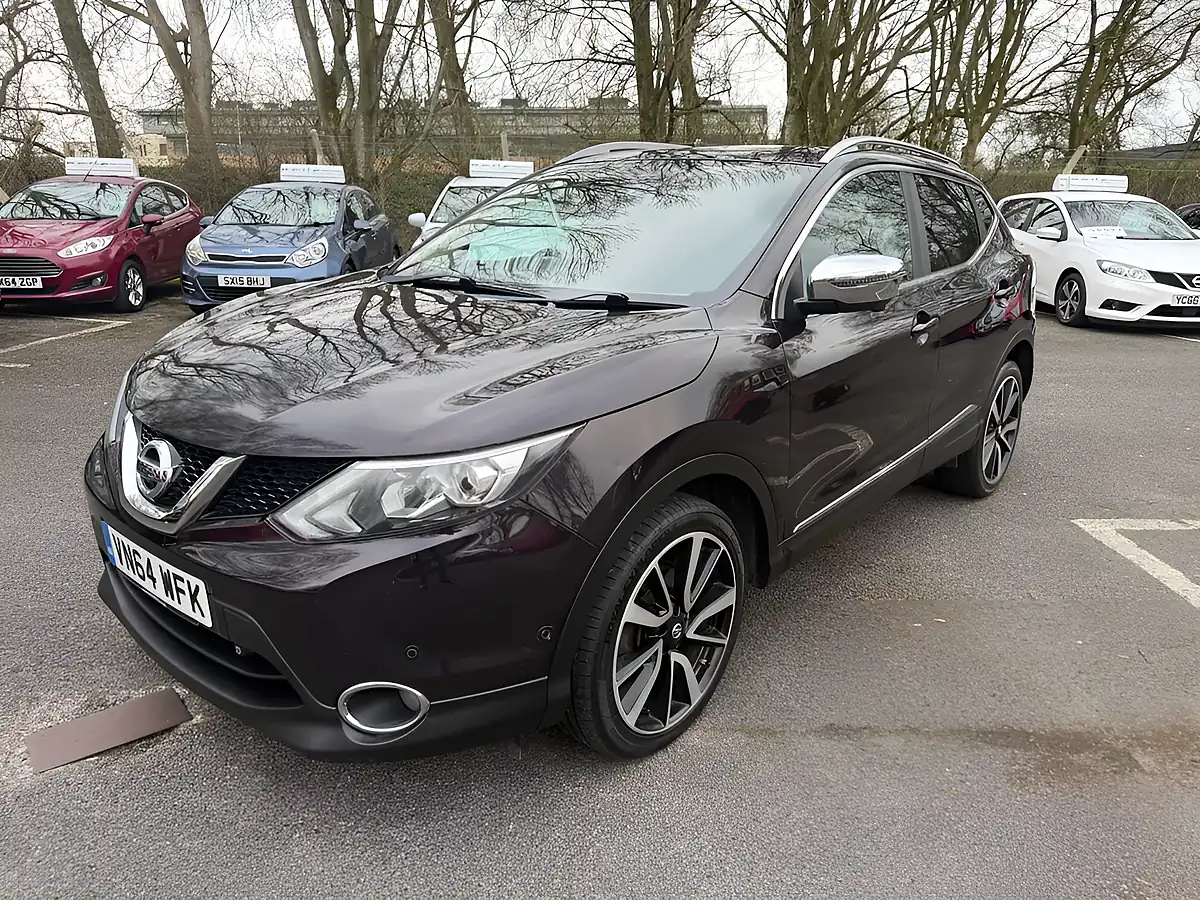 Used 2014 Nissan Qashqai Tekna Black - Interior and Exterior details 2