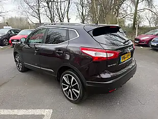 Used 2014 Nissan Qashqai Tekna Black - Interior and Exterior details 4