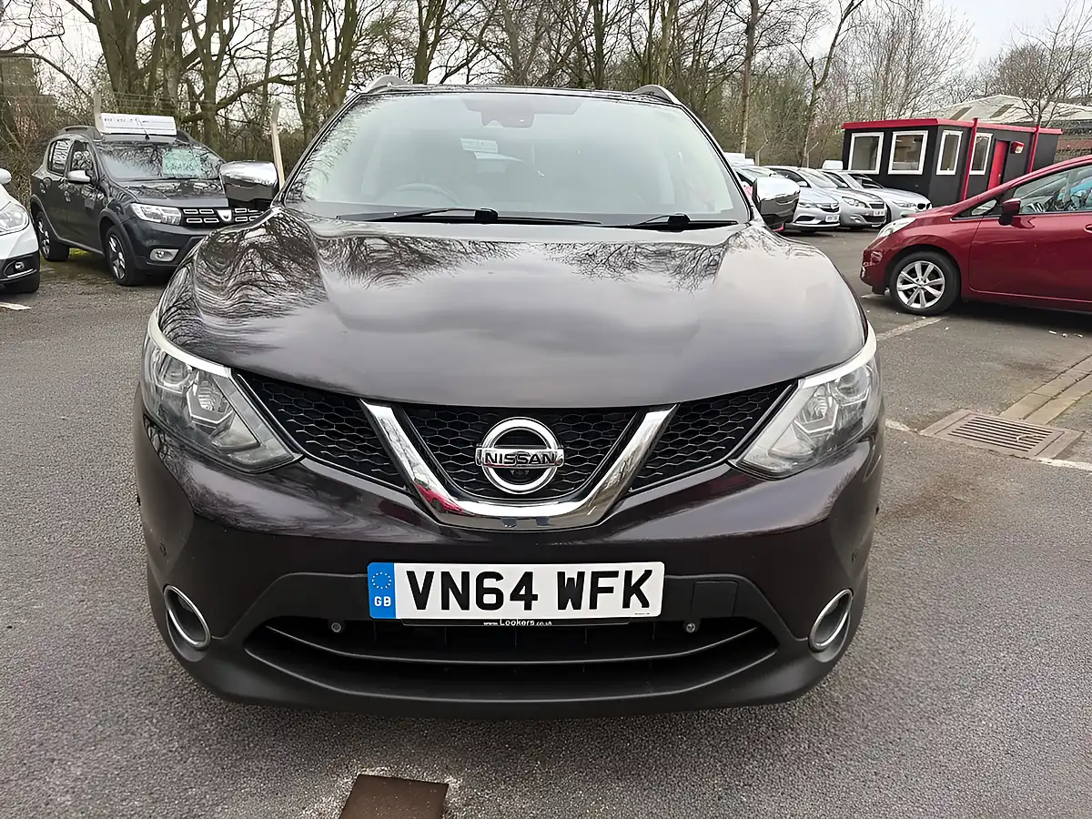 Used 2014 Nissan Qashqai Tekna Black - Interior and Exterior details 9