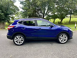 Used 2014 Nissan Qashqai Tekna Blue - Interior and Exterior details 5