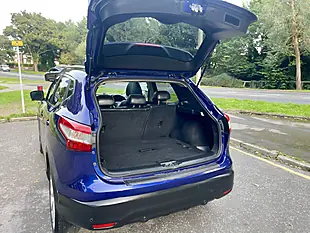 Used 2014 Nissan Qashqai Tekna Blue - Interior and Exterior details 7
