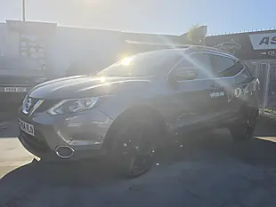 Used 2014 Nissan Qashqai Tekna Grey - Interior and Exterior details 3