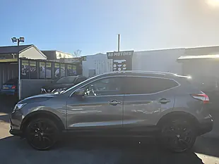 Used 2014 Nissan Qashqai Tekna Grey - Interior and Exterior details 4