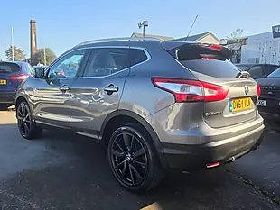 Used 2014 Nissan Qashqai Tekna Grey - Interior and Exterior details 5