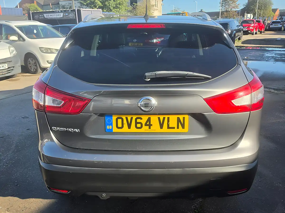 Used 2014 Nissan Qashqai Tekna Grey - Interior and Exterior details 6