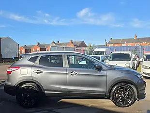 Used 2014 Nissan Qashqai Tekna Grey - Interior and Exterior details 8