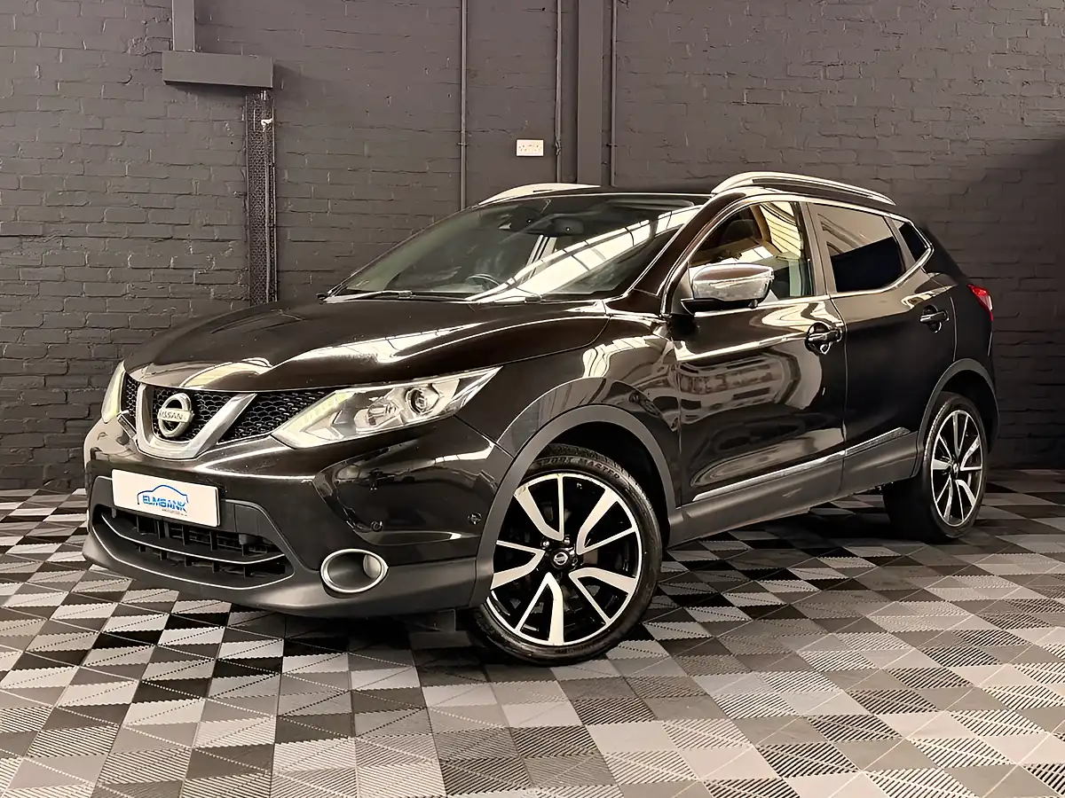 Used 2014 Nissan Qashqai Tekna - Front View