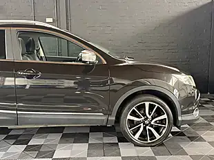 Used 2014 Nissan Qashqai Tekna - Interior and Exterior details 14