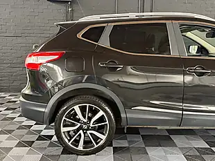 Used 2014 Nissan Qashqai Tekna - Interior and Exterior details 15