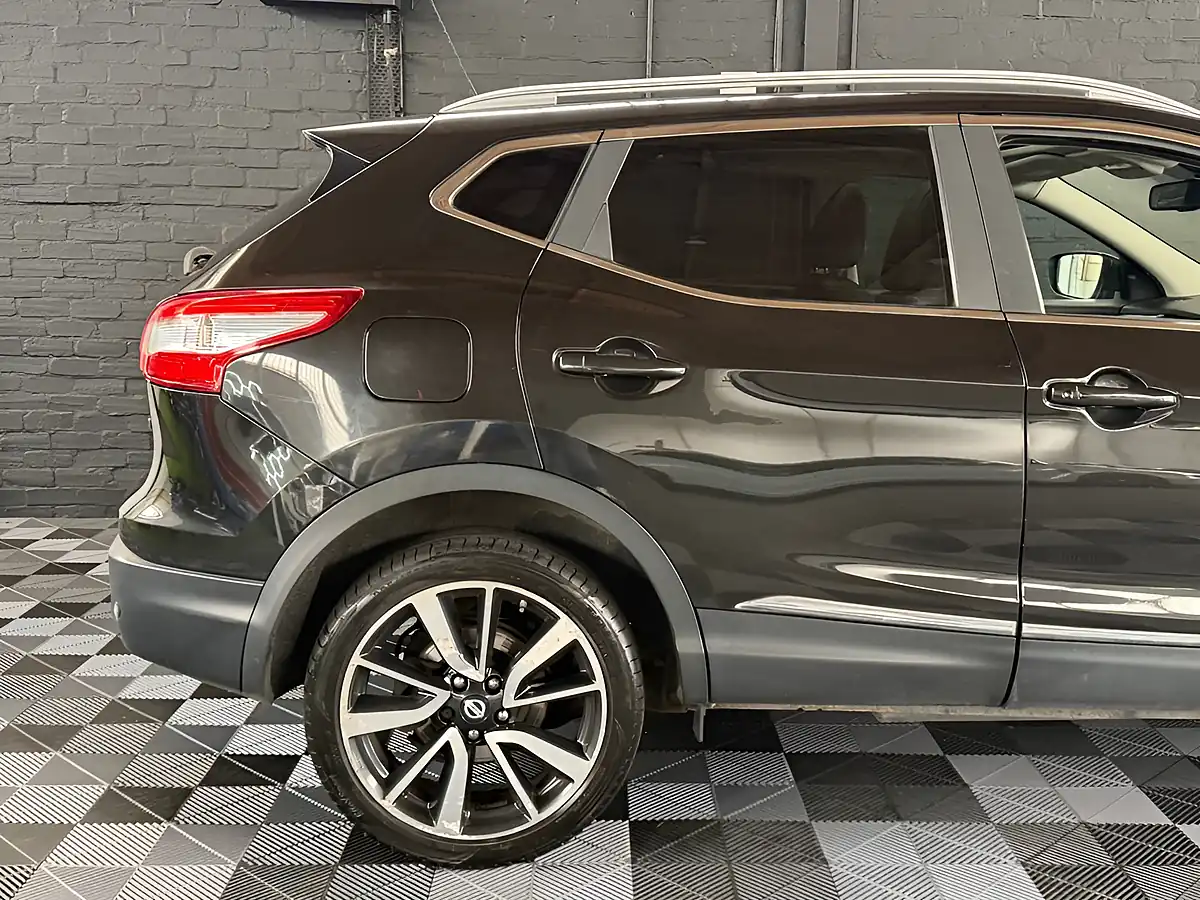 Used 2014 Nissan Qashqai Tekna - Interior and Exterior details 15