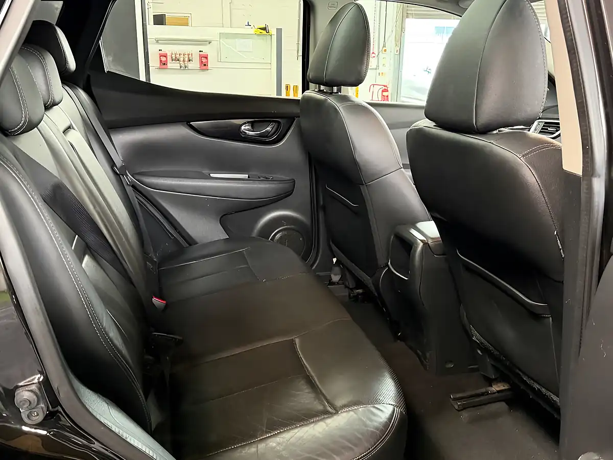 Used 2014 Nissan Qashqai Tekna - Interior and Exterior details 18