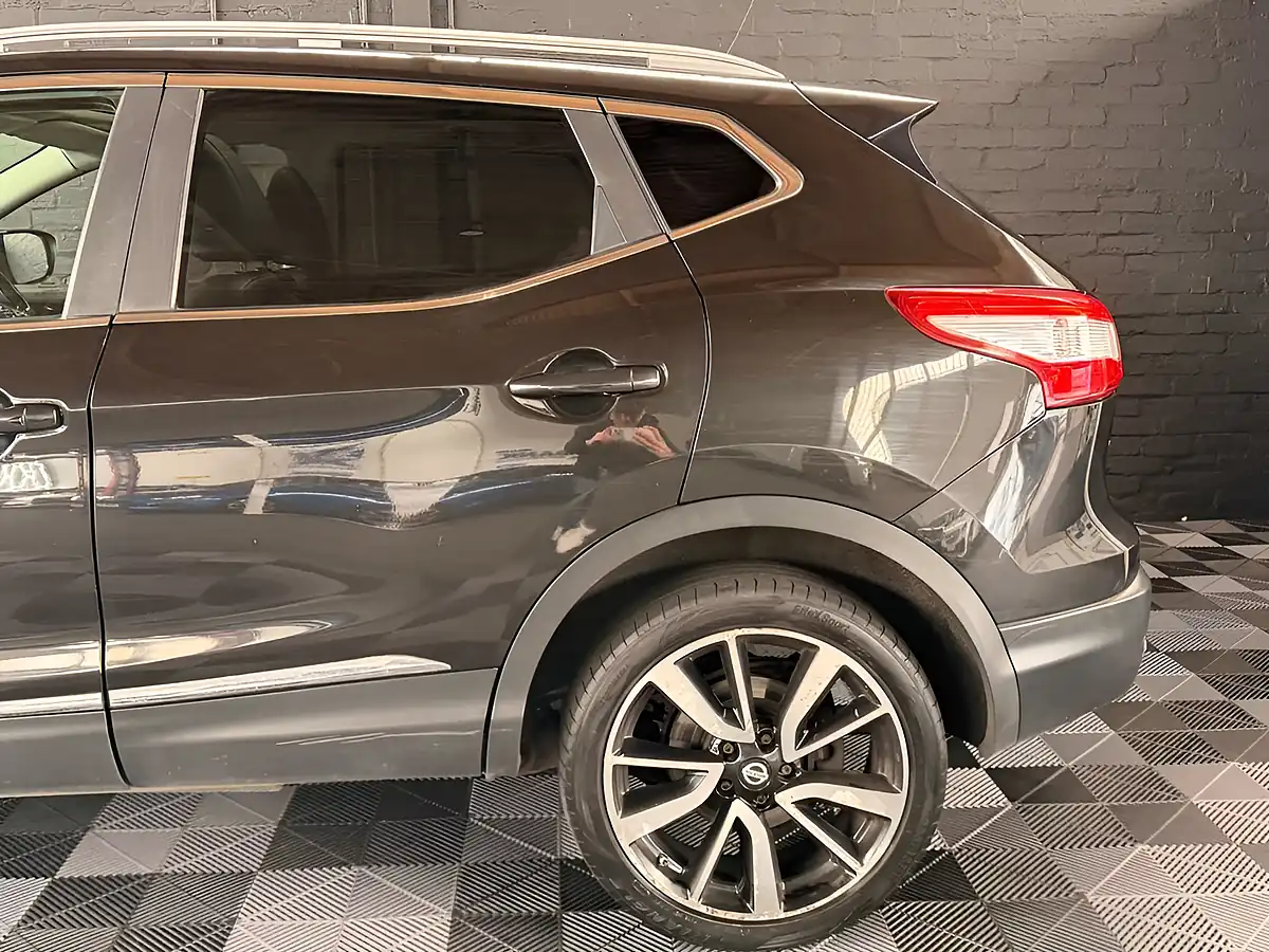 Used 2014 Nissan Qashqai Tekna - Interior and Exterior details 5
